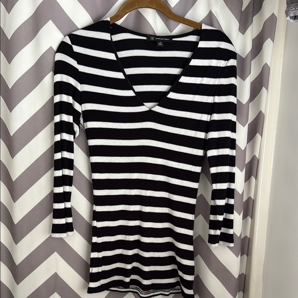 INC women’s Black and White Fitted Long Sleeve Top 3/4 length sleeve